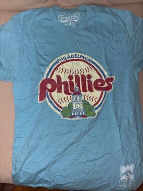 NWOT Phillies Baseball T-Shirt - Size M